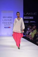 Model walk the ramp for Archana Kocchar Show at lakme fashion week 2012 Day 5 in Grand Hyatt, Mumbai on 6th March 2012 (18).JPG